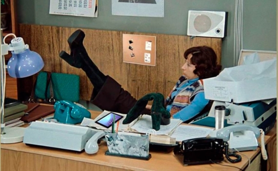 Ботфорты снова в тренде: как носить сапоги-колонны зимой 2026 года — главный обувной шик сезона Ботфорты снова в тренде: как носить сапоги-колонны зимой 2026 года — главный обувной шик сезона